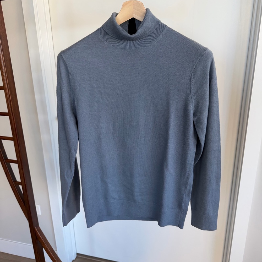Club Monaco Steel Blue Turtleneck Sweater